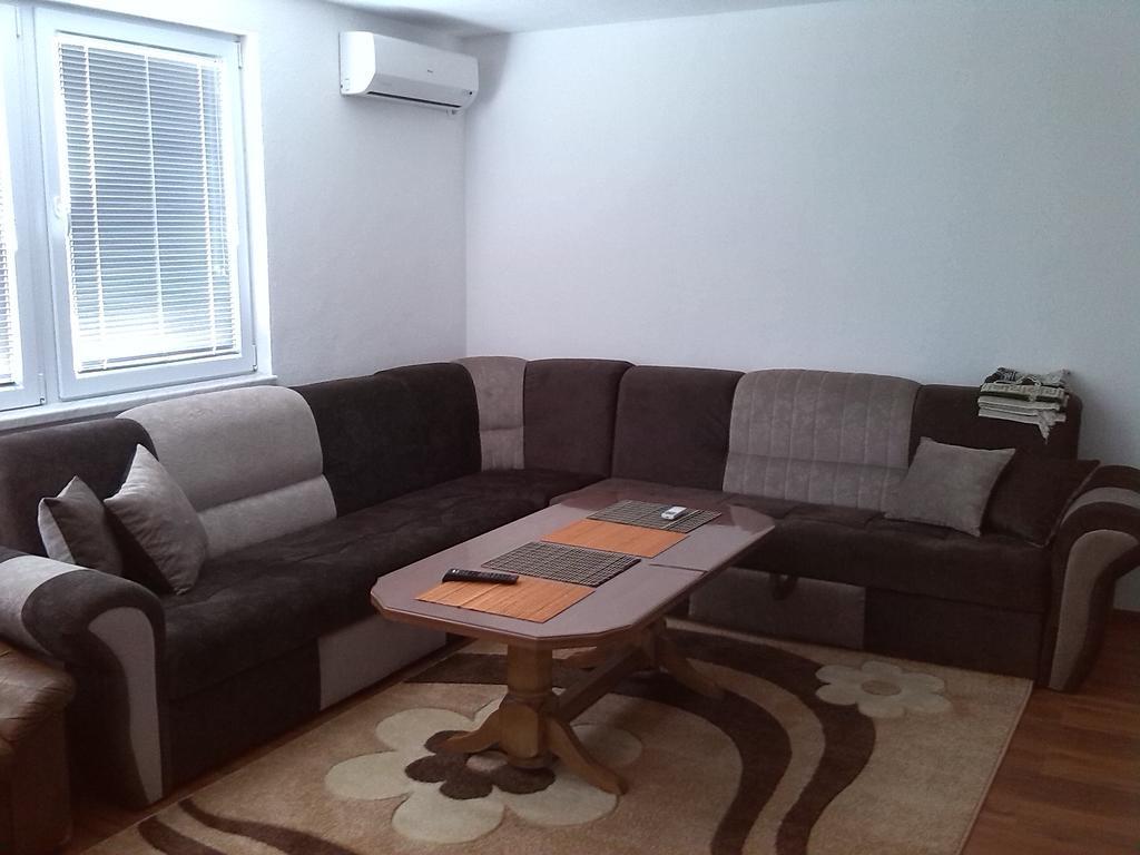 Emina Guest house *