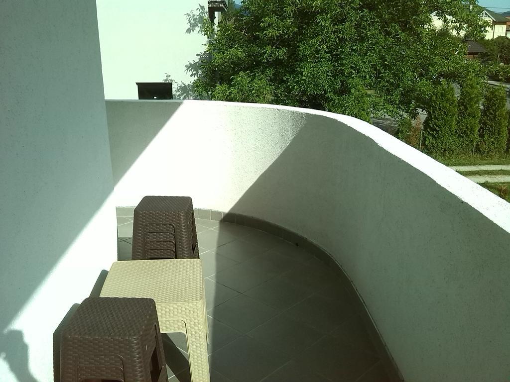 Emina Guest house *
